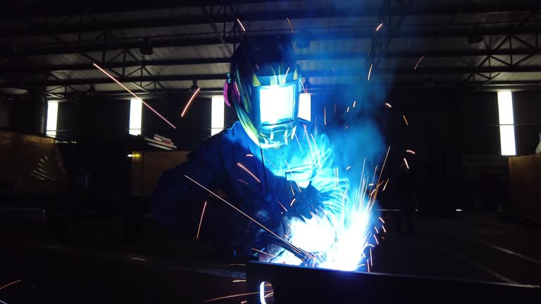 Precisão Industrial - Soldagem de precisão em fábrica